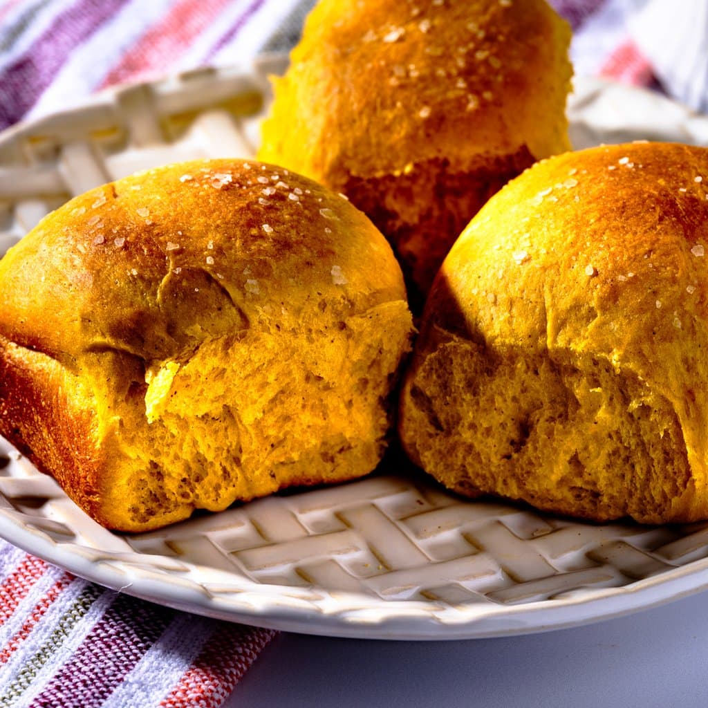 Super Squishy Pumpkin Dinner Rolls