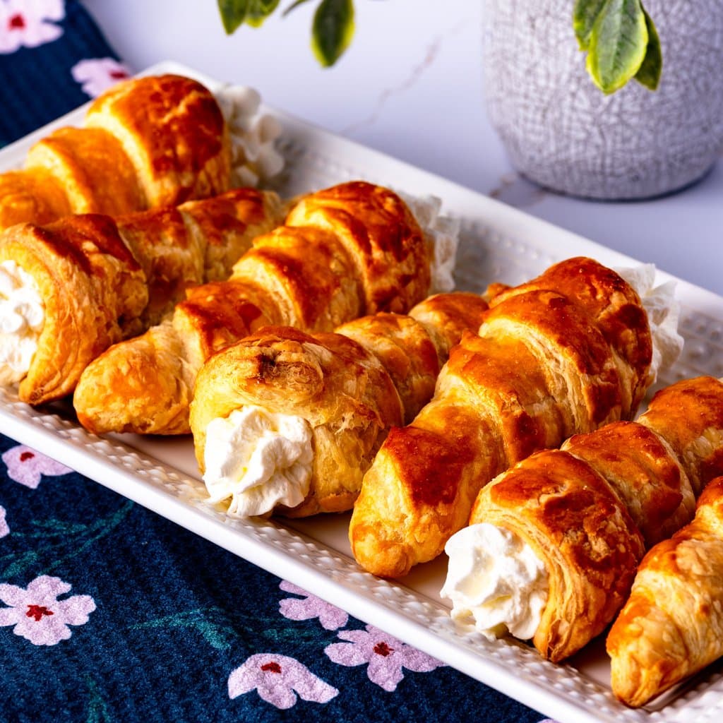 Puff Pastry Cream Horns